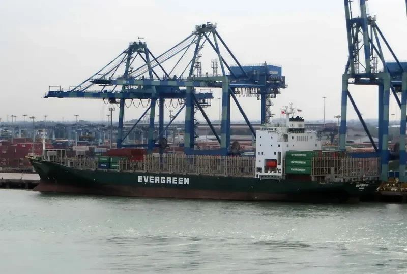 UNI PERFECT Container Ship IMO 9202182 photo 3