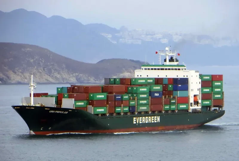 UNI POPULAR Container Ship IMO 9202209 photo 3