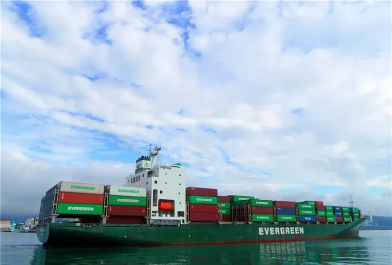 UNI POPULAR Container Ship IMO 9202209 photo 5