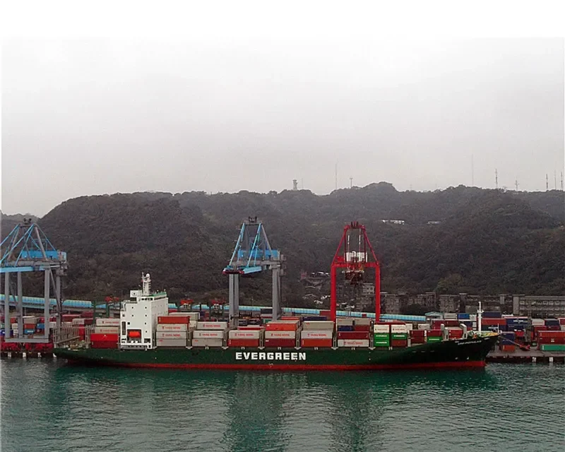 UNI POPULAR Container Ship IMO 9202209 photo 8