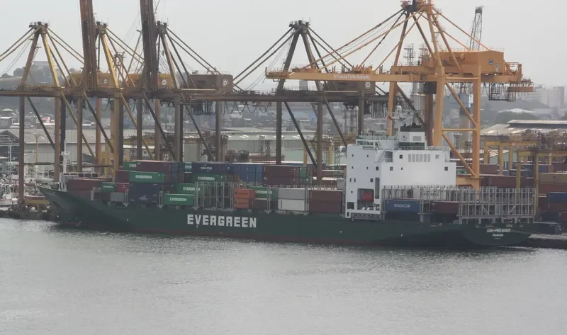UNI PREMIER Container Ship IMO 9202223 photo 3