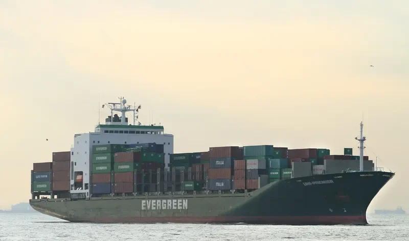 UNI PREMIER Container Ship IMO 9202223 photo 4