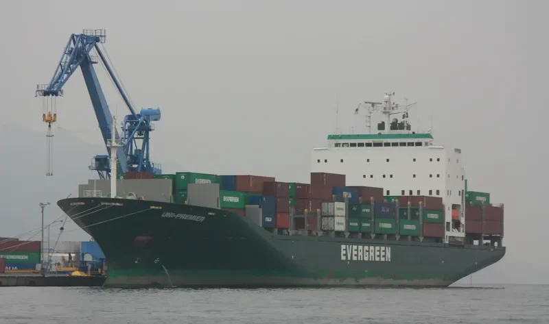 UNI PREMIER Container Ship IMO 9202223 photo 8