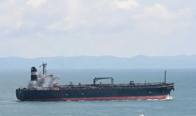 CROWN JEWELS Tanker IMO 9202388 photo 2