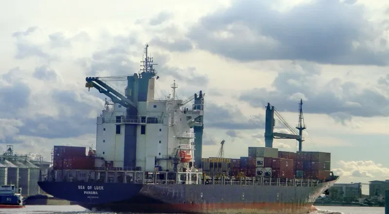 SEA OF LUCK Container Ship IMO 9202481 photo 9