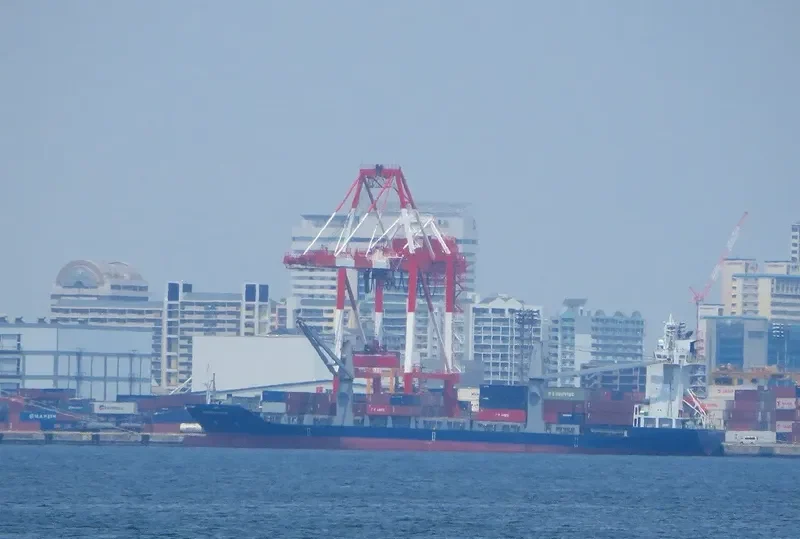 RESOLUTION Container Ship IMO 9202780 photo 5
