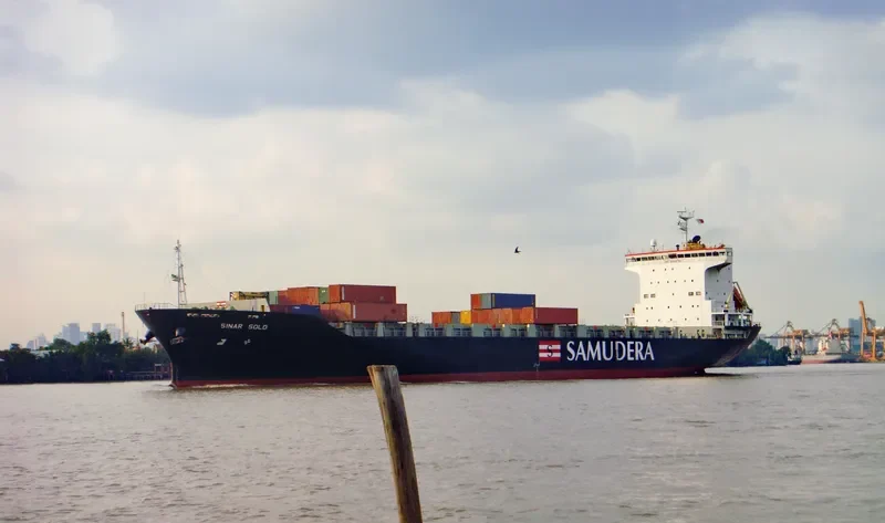 SINAR SOLO Container Ship IMO 9202792 photo 2