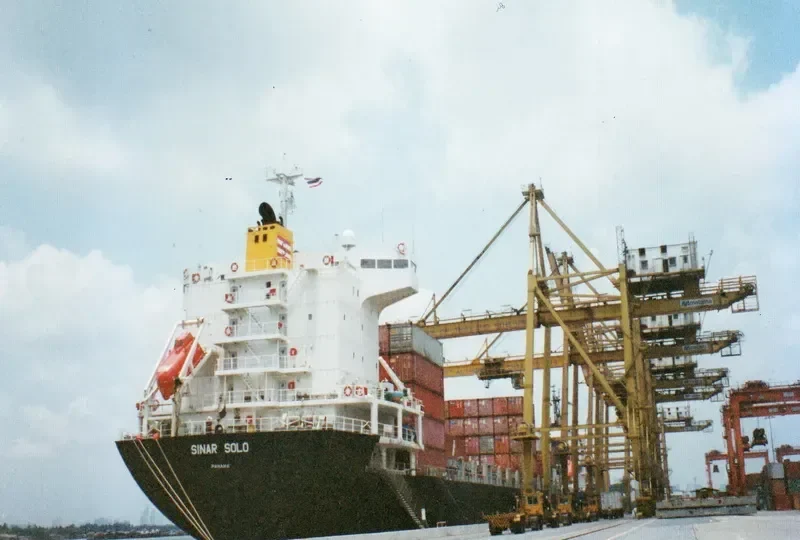 SINAR SOLO Container Ship IMO 9202792 photo 4