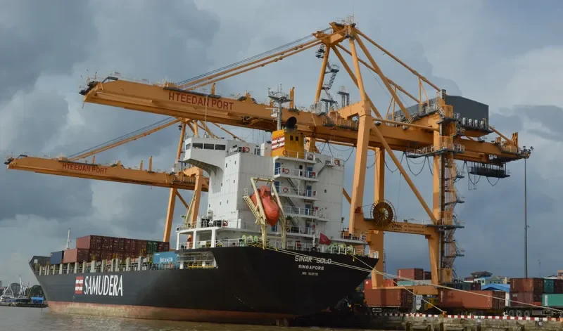 SINAR SOLO Container Ship IMO 9202792 photo 7