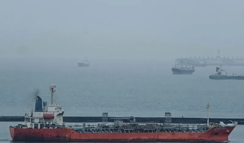 EASTERN CHEMI Tanker IMO 9203370 photo 2