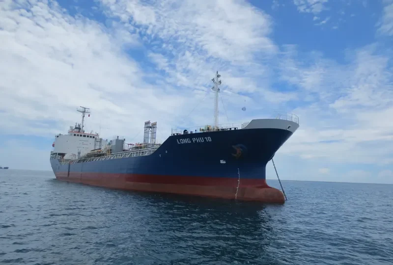 LONG PHU 10 Tanker IMO 9203394 photo 2