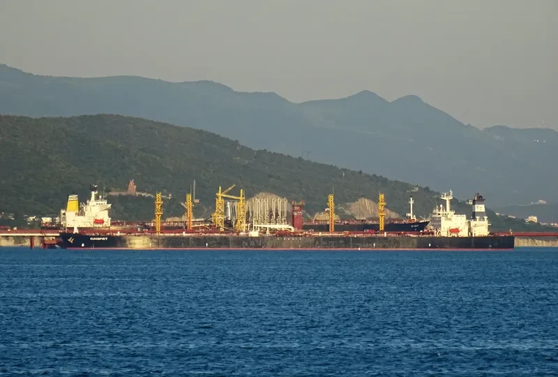 LOTUS Tanker IMO 9203784 photo 2