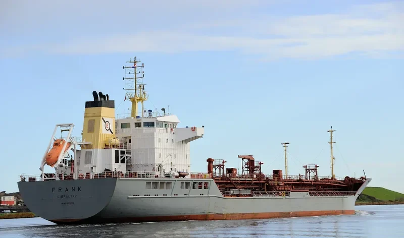 FRANK Tanker IMO 9204049 photo 5