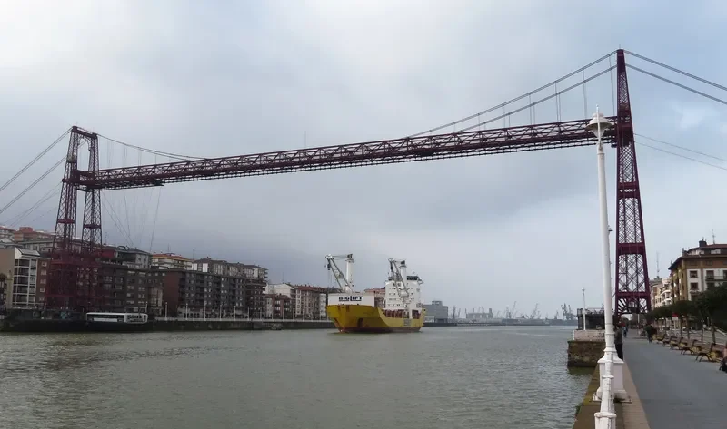 TRAVELLER Container Ship IMO 9204726 photo 2