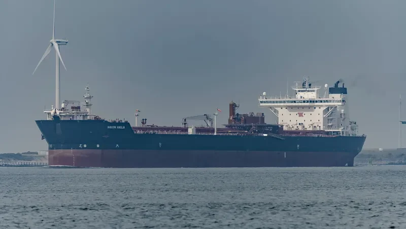 NAVION ANGLIA Tanker IMO 9204752 photo 2