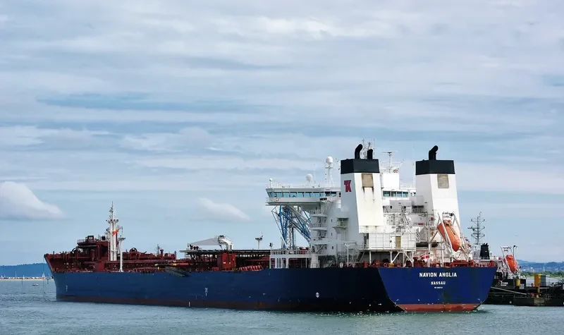 NAVION ANGLIA Tanker IMO 9204752 photo 10