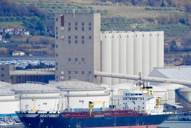 SEATURBOT Tanker IMO 9204764 photo 5