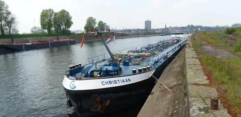CHRISTIAAN Tanker IMO 9205134 photo 8