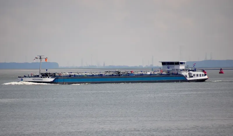 ROXANNA Tanker IMO 9205469 photo 10