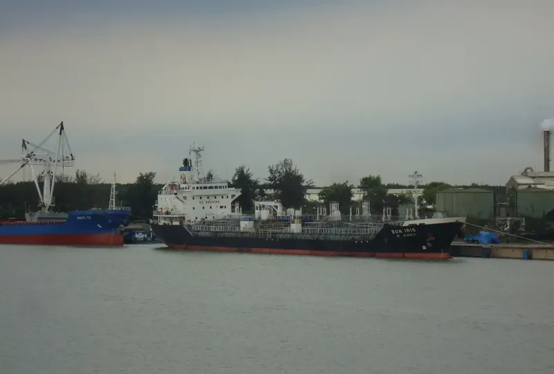 SUN IRIS Tanker IMO 9207857 photo 3