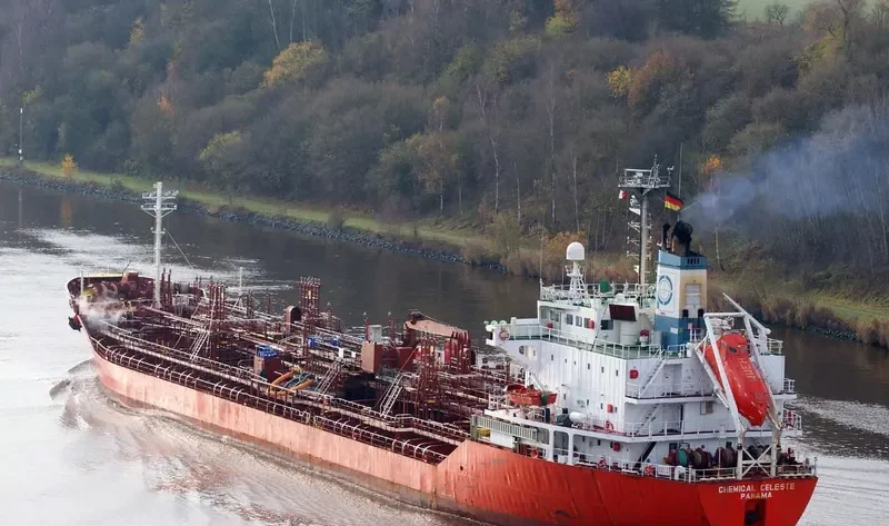 SUN IRIS Tanker IMO 9207857 photo 7