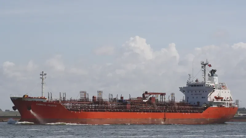 SUN IRIS Tanker IMO 9207857 photo 9