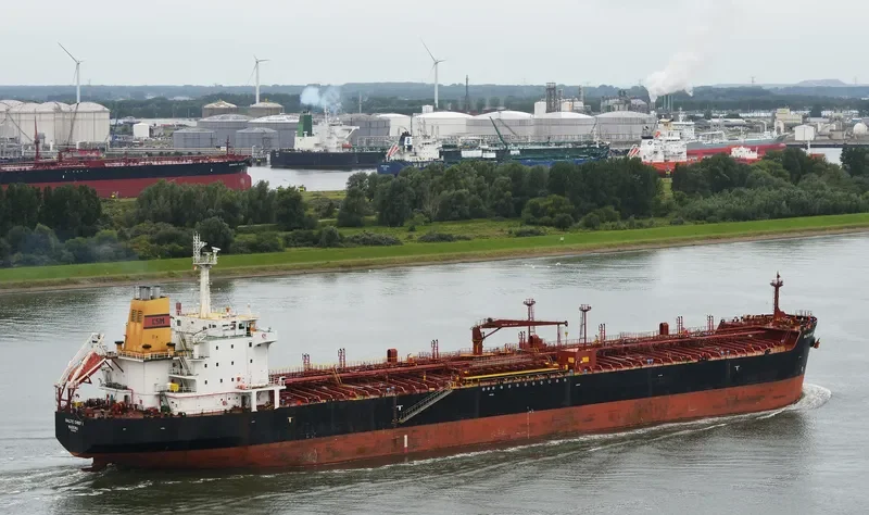 TORO Tanker IMO 9208124 photo 5