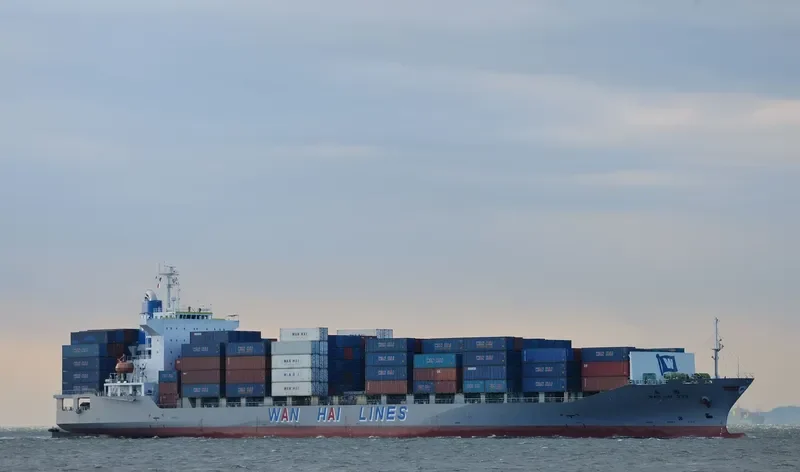 WAN HAI 232 Container Ship IMO 9208162 photo 4