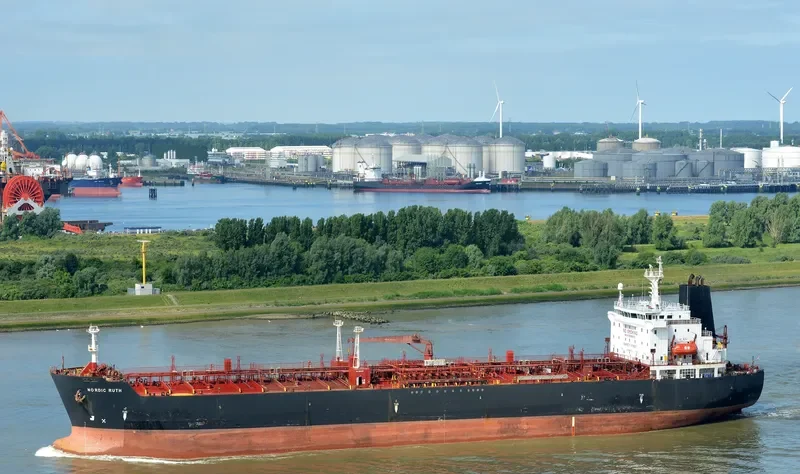AZZA Tanker IMO 9208473 photo 6