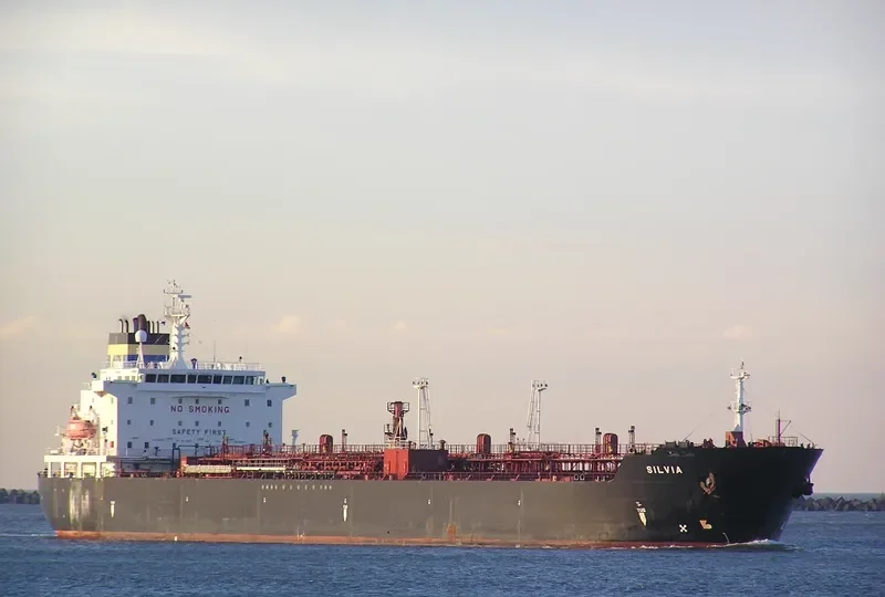 LOMBA MAS Tanker IMO 9208485 photo 4