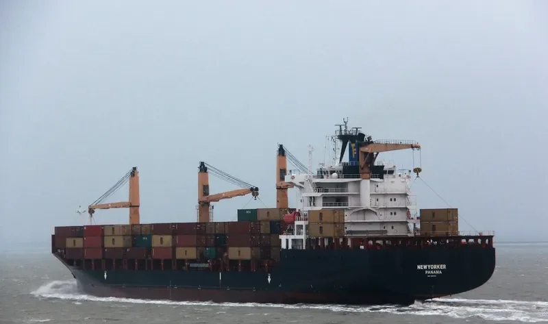 NEWYORKER Container Ship IMO 9209104