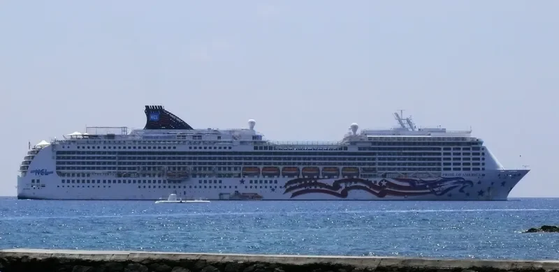 PRIDE OF AMERICA Passenger Ship IMO 9209221 photo 7