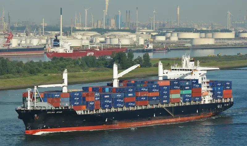 MSC CAPUCINE R Container Ship IMO 9210086 photo 7