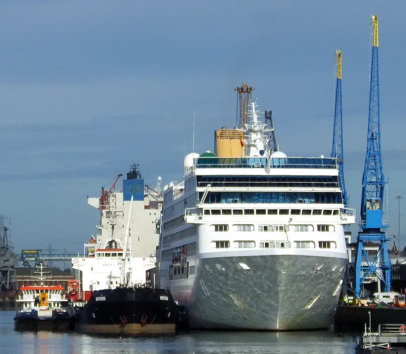 AZAMARA PURSUIT Passenger Ship IMO 9210220 photo 7