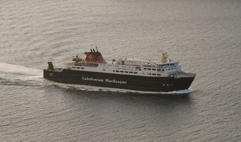 HEBRIDES Ro-Ro IMO 9211975 photo 3