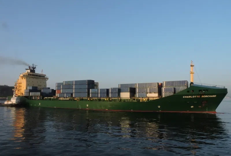 CHARLOTTE BORCHARD Container Ship IMO 9212022 photo 6