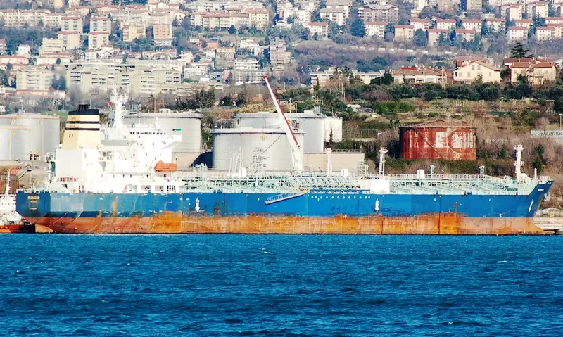 RISA Tanker IMO 9212369 photo 5