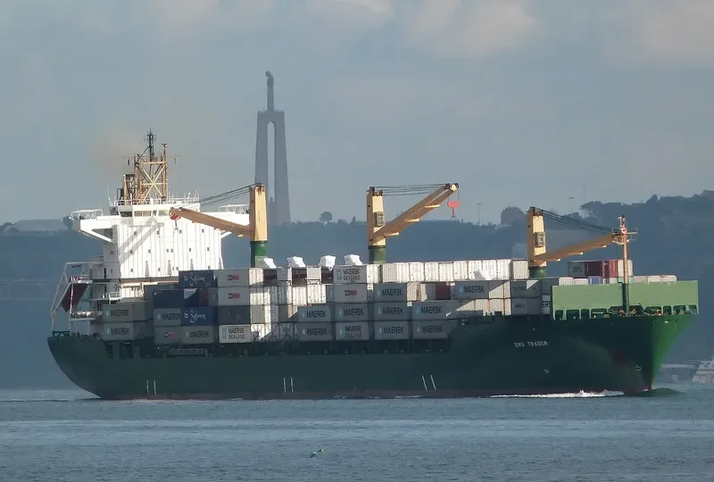 MERATUS JIMBARAN Container Ship IMO 9213105 photo 7