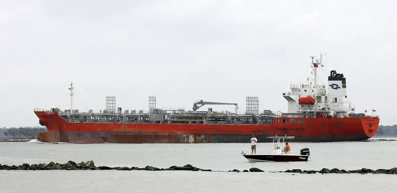 BOW CONDOR Tanker IMO 9214032 photo 6