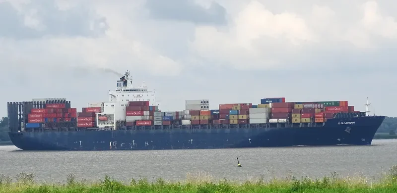 E.R LONDON Container Ship IMO 9214202 photo 7