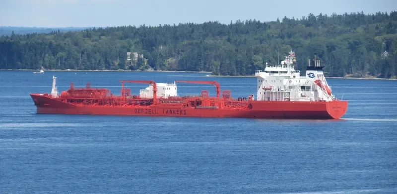 BOW CHAIN Tanker IMO 9214317 photo 9
