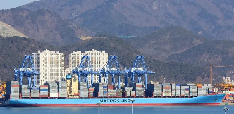 A.P.MOLLER Container Ship IMO 9214898 photo 2