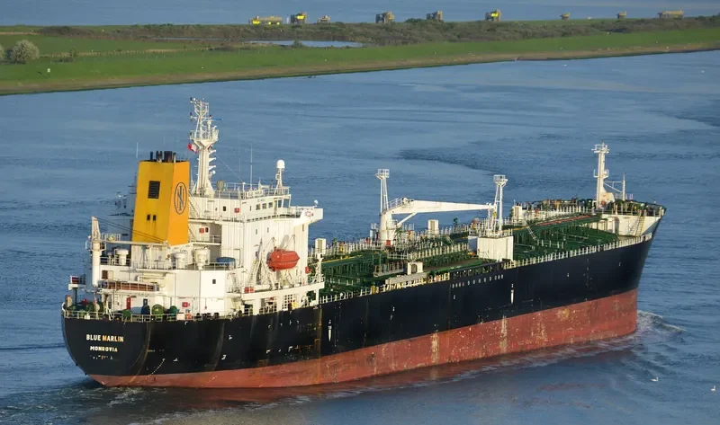 BLUE MARLIN Tanker IMO 9215115 photo 2