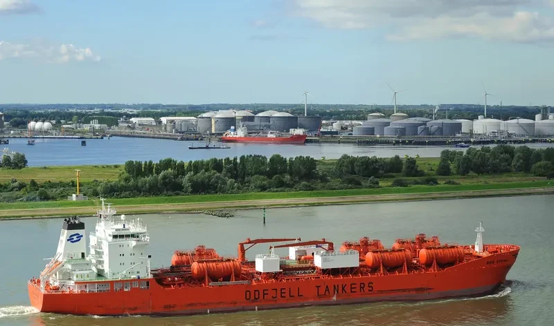 BOW SPRING Tanker IMO 9215256 photo 8