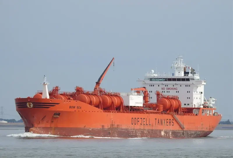 BOW SEA Tanker IMO 9215282 photo 6