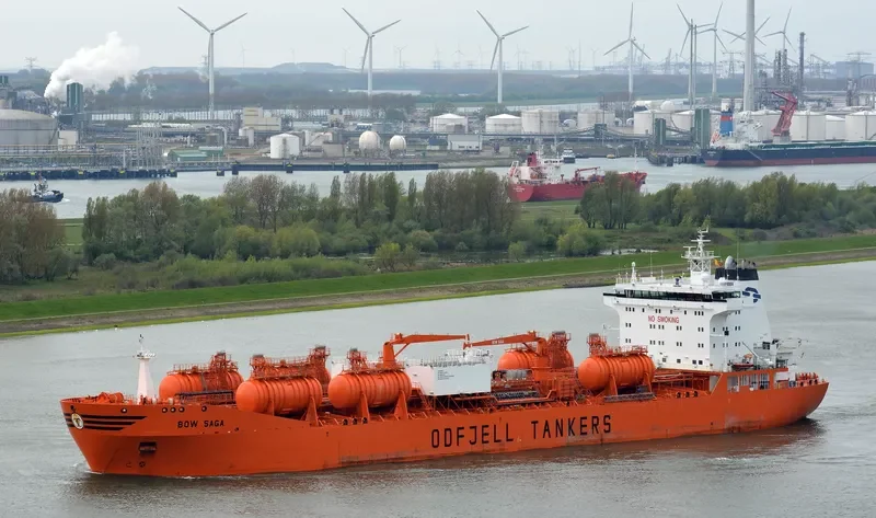 BOW SAGA Tanker IMO 9215309 photo 3