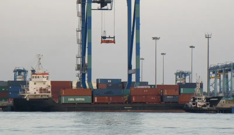 ICON PERDANA Container Ship IMO 9217371 photo 5