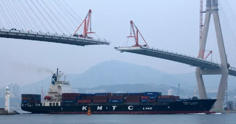 KMTC SINGAPORE Container Ship IMO 9217412 photo 4