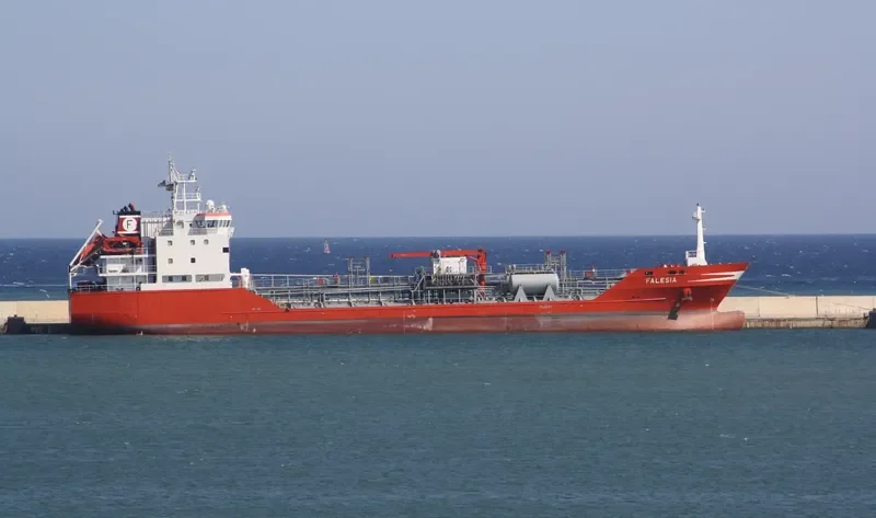 FALESIA Tanker IMO 9217890 photo 4