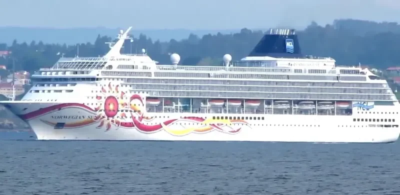 NORWEGIAN SUN Passenger Ship IMO 9218131 photo 6